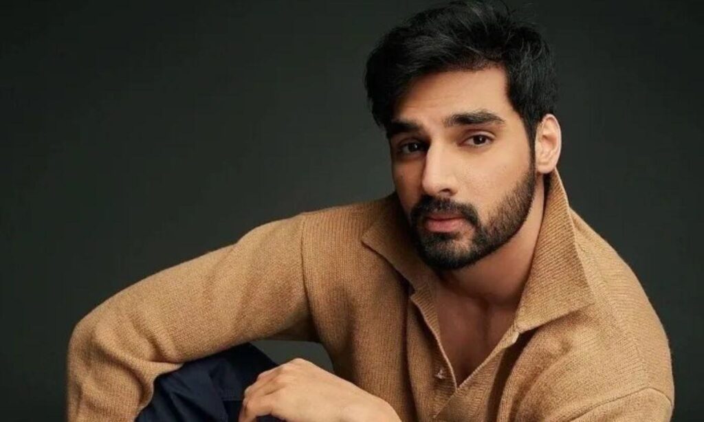 Ahan Shetty Says Emotional Farewell